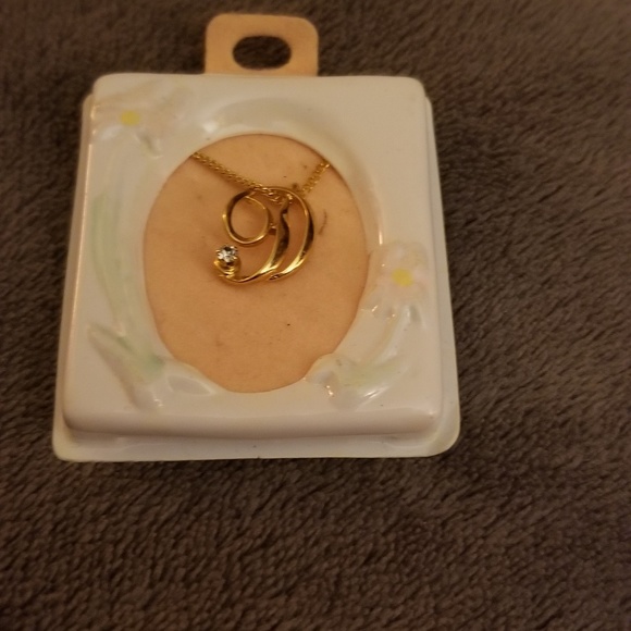 3/$20 Nwt girls necklace with initial D - Picture 1 of 2